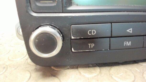 Foto: RADIO ( MIT RADIOCODE ) eines VW Golf Plus 1.4