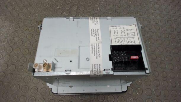 Foto: RADIO ( MIT RADIOCODE ) eines VW Golf Plus 1.4