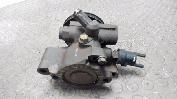 Foto: PUMPE SERVOLENKUNG eines Toyota Carina 2.0