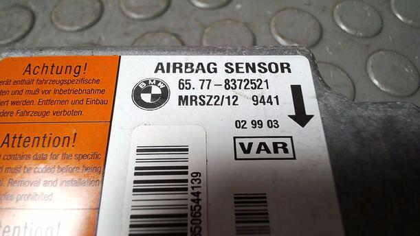 Foto: STEUERGERÄT AIRBAG/ AIRBAGSTEUERGERÄT eines BMW 523i touring