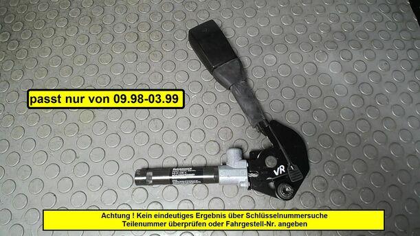 Foto: GURTSTRAFFER VORN RECHTS eines BMW 523i touring