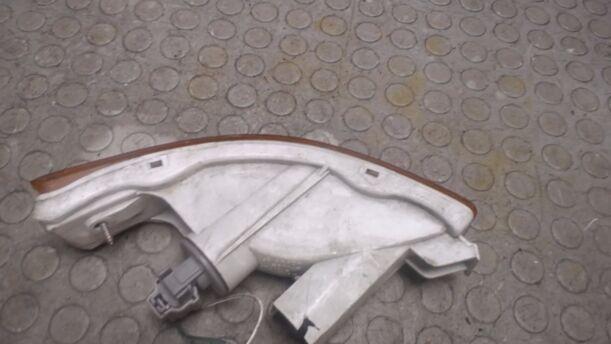 Foto: BLINKLEUCHTE / BLINKER LINKS eines Toyota Corolla 1.4 XLi