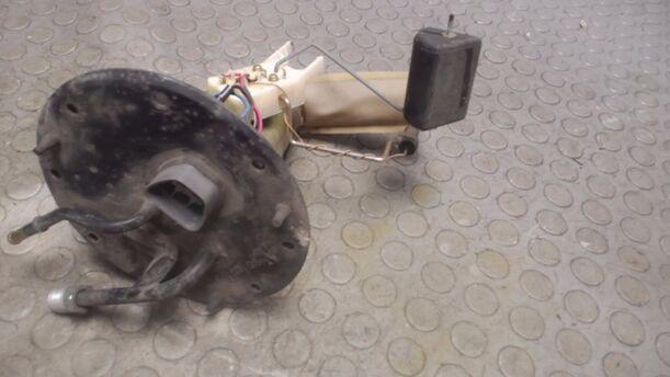 Foto: KRAFTSTOFFPUMPE eines Toyota Corolla Team