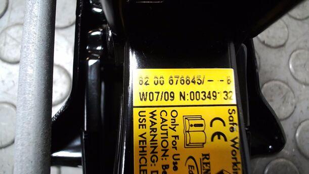 Foto: WAGENHEBER eines Renault Twingo 1.2 16V Si
