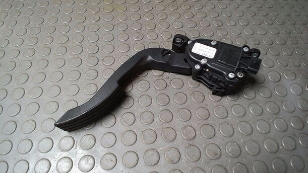 Foto: GASPEDAL eines Renault Twingo 1.2 16V Si