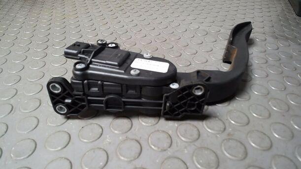 Foto: GASPEDAL eines Renault Twingo 1.2 16V Si
