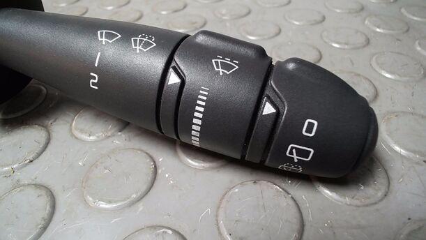 Foto: SCHEIBENWISCHERSCHALTER eines Renault Twingo 1.2 16V Si