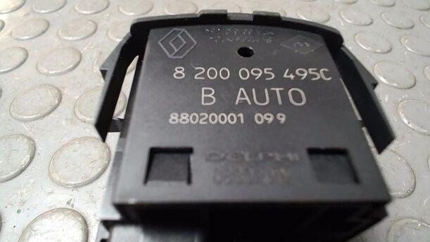 Foto: SCHALTER LEUCHTWEITENVERSTELLUNG eines Renault Twingo 1.2 16V Si