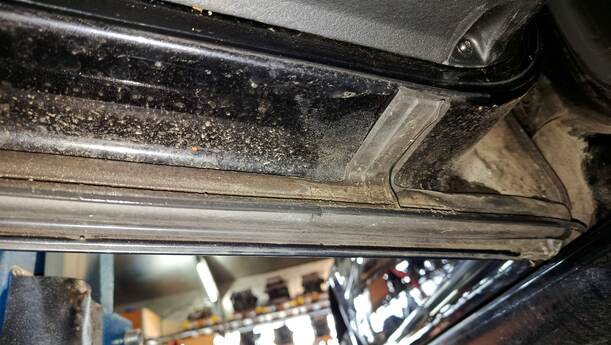 Foto: TÜR HINTEN LINKS eines VW Golf 1.4 SX