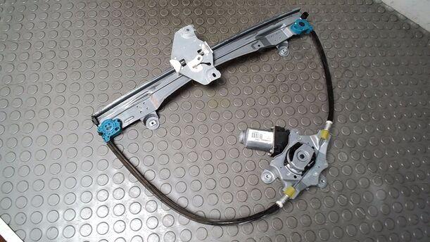 Foto: FENSTERHEBER ELEKTRISCH RECHTS eines Renault Twingo 1.2 16V