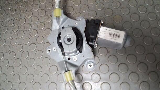 Foto: FENSTERHEBER ELEKTRISCH LINKS eines Renault Twingo 1.2 16V
