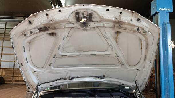 Foto: MOTORHAUBE eines BMW 116i