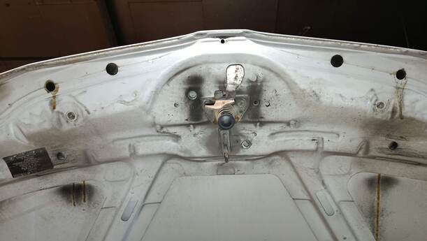 Foto: MOTORHAUBE eines BMW 116i