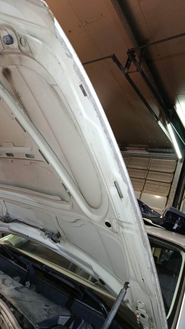 Foto: MOTORHAUBE eines BMW 116i
