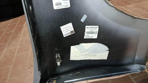 Foto: KOTFLÜGEL LINKS ( ZUBEHÖR ) eines BMW 116i