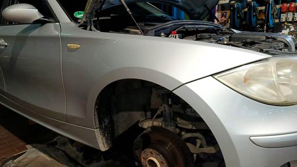 Foto: KOTFLÜGEL RECHTS eines BMW 116i