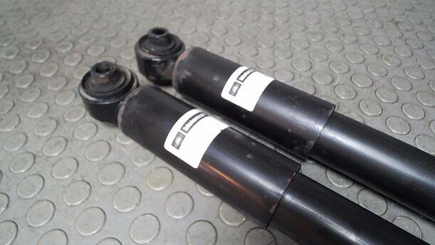 Foto: STOSSDÄMPFERPAAR HINTEN ( TURNIER ) eines Ford Mondeo 2.0 Turnier TDDI