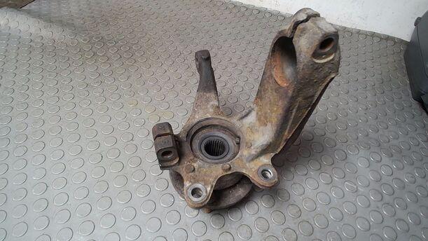 Foto: ACHSSCHENKEL VORN LINKS ( RADLAGER DEFEKT ) eines Ford Mondeo 2.0 Turnier TDDI