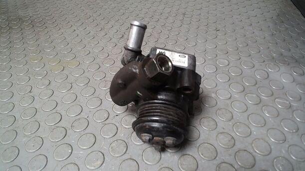 Foto: PUMPE SERVOLENKUNG/ SERVOPUMPE eines Ford Mondeo 2.0 Turnier TDDI