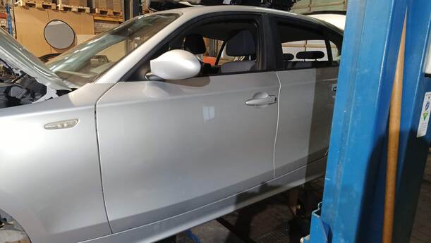 Foto: TÜR VORNE LINKS eines BMW 116i