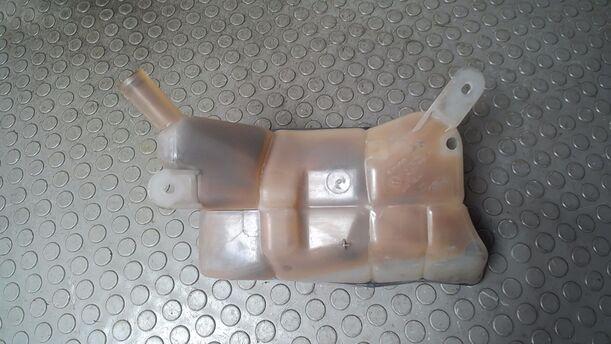 Foto: AUSGLEICHSBEHÄLTER eines Ford Mondeo 2.0 Turnier TDDI