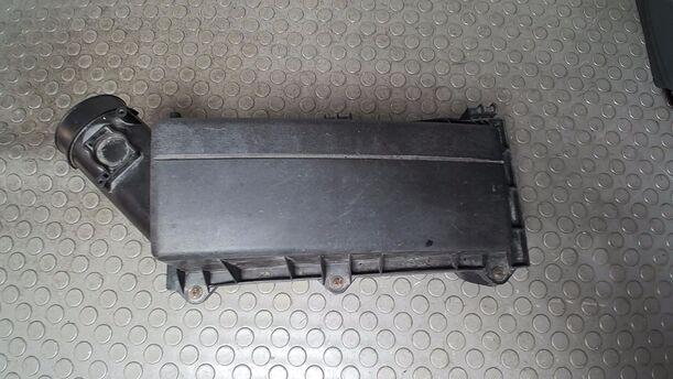 Foto: LUFTFILTERKASTEN eines Ford Mondeo 2.0 Turnier TDDI