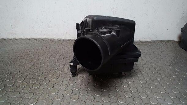 Foto: LUFTFILTERKASTEN eines Ford Mondeo 2.0 Turnier TDDI
