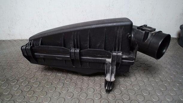Foto: LUFTFILTERKASTEN eines Ford Mondeo 2.0 Turnier TDDI