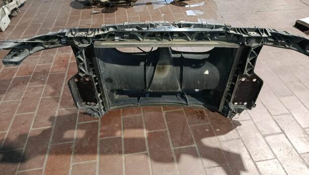 Foto: FRONTBLECH / SCHLOSSTRÄGER eines BMW 116i