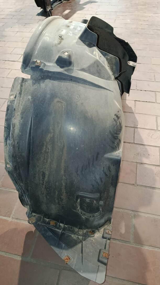 Foto: RADHAUSSCHALE / INNENKOTFLÜGEL VORNE RECHTS eines BMW 116i