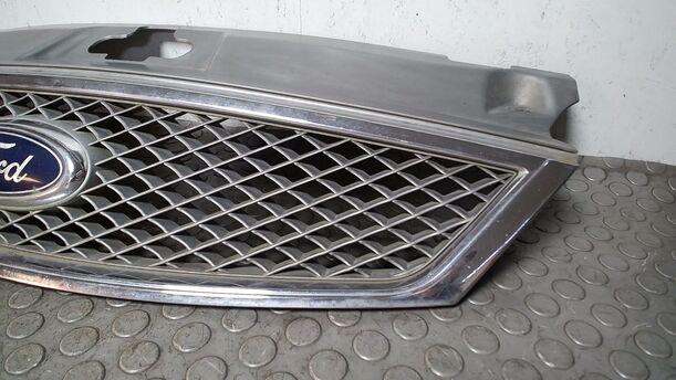 Foto: KÜHLERGRILL eines Ford Mondeo 2.0 Turnier TDDI