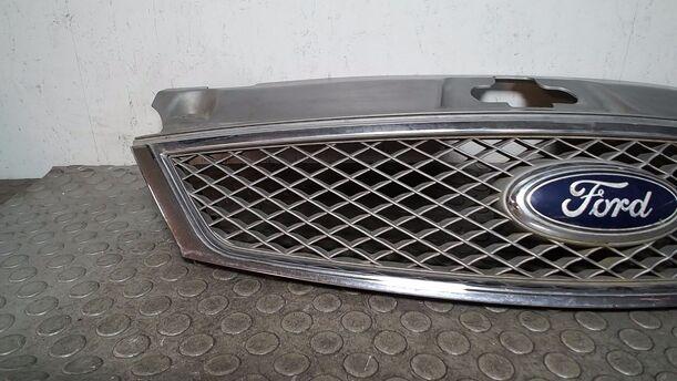 Foto: KÜHLERGRILL eines Ford Mondeo 2.0 Turnier TDDI