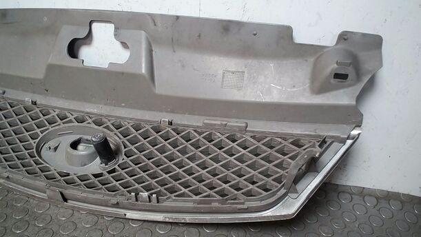 Foto: KÜHLERGRILL eines Ford Mondeo 2.0 Turnier TDDI