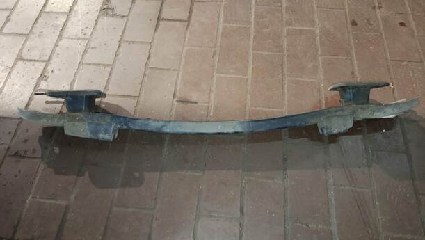 Foto: VERSTÄRKUNG HINTEN eines BMW 116i