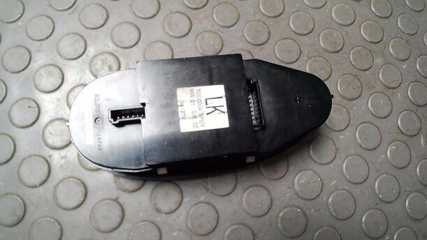 Foto: FENSTERHEBERSCHALTER eines Rover 75 Tourer 2.0 CDTi CLX