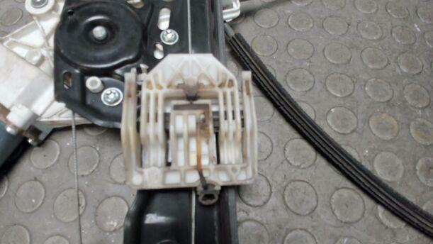 Foto: FENSTERHEBER VORNE LINKS ELEKTRISCH eines BMW 116i CLX