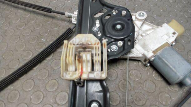 Foto: FENSTERHEBER VORNE RECHTS ELEKTRISCH eines BMW 116i CLX