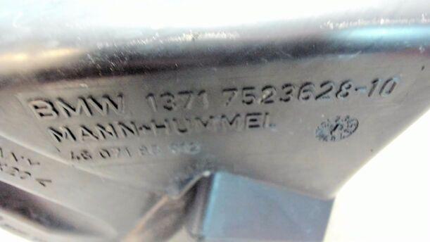 Foto: ANSAUGGERÄUSCHDÄMPFER / RESONANZKASTEN eines BMW 116i CLX