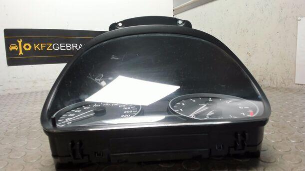 Foto: KOMBIINSTRUMENT / TACHOEINHEIT eines BMW 116i CLX