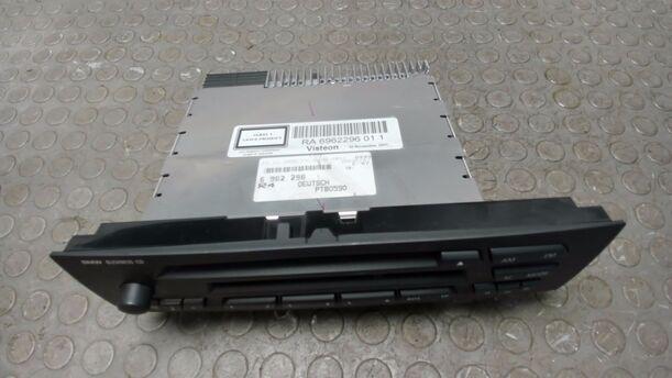 Foto: RADIO / BUSINESS CD eines BMW 116i CLX