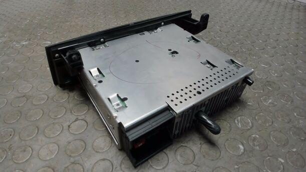 Foto: RADIO / BUSINESS CD eines BMW 116i CLX