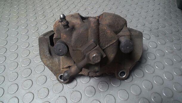 Foto: BREMSSATTEL VORN LINKS ( ATE ) eines Opel Zafira 2.2 Automatik SX