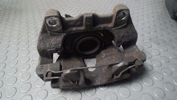 Foto: BREMSSATTEL VORN LINKS ( ATE ) eines Opel Zafira 2.2 Automatik SX
