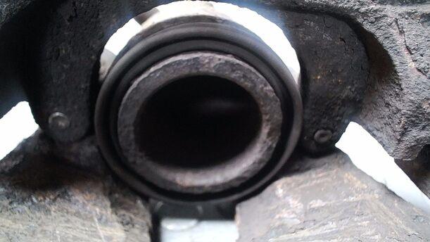 Foto: BREMSSATTEL VORN LINKS ( ATE ) eines Opel Zafira 2.2 Automatik SX