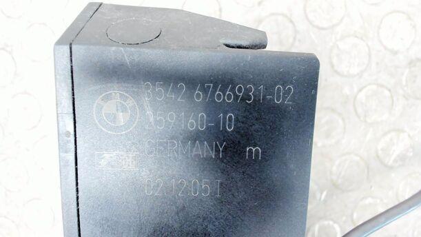 Foto: GASPEDAL ( BENZIN / SCHALTGETRIEBE ) eines BMW 116i SX