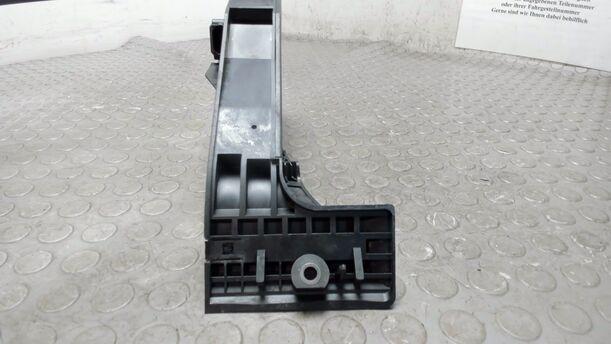 Foto: GASPEDAL ( BENZIN / SCHALTGETRIEBE ) eines BMW 116i SX