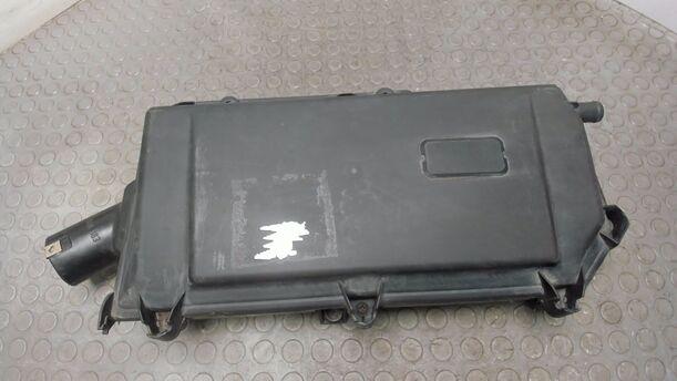 Foto: LUFTFILTERKASTEN eines VW Golf 1.4 SX