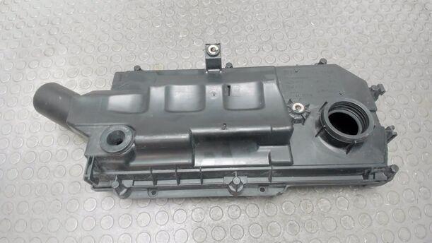 Foto: LUFTFILTERKASTEN eines VW Golf 1.4 SX