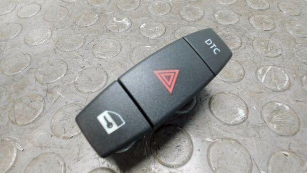 Foto: WARNBLINKSCHALTER / ZV / DTC eines BMW 116i