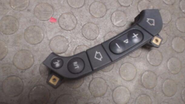 Foto: SCHALTER RADIOBEDIENUNG eines BMW 525d touring